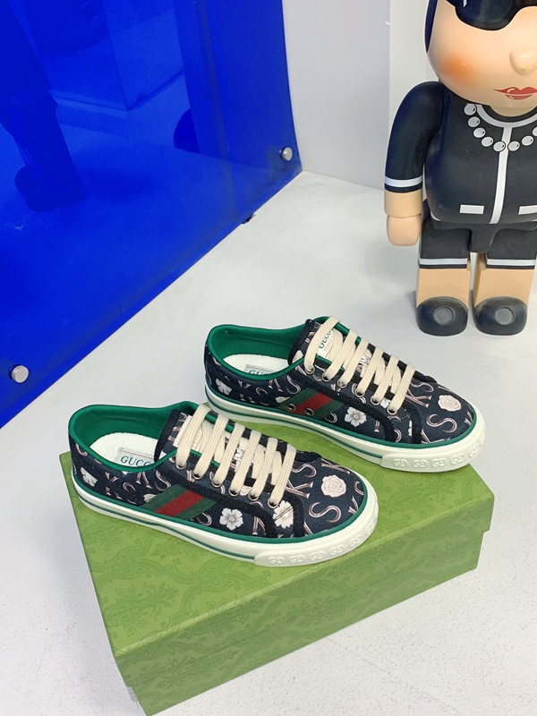 グッチ靴側面デザイン